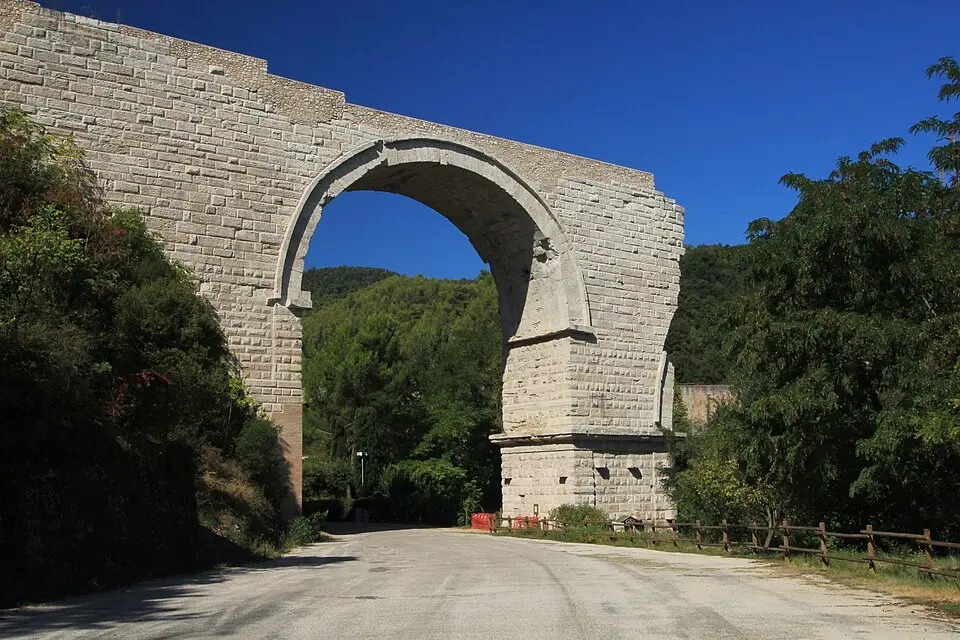 Bild: ImagoAnimae · CC BY-SA 3.0 Ponte d’Augusto (Narni)