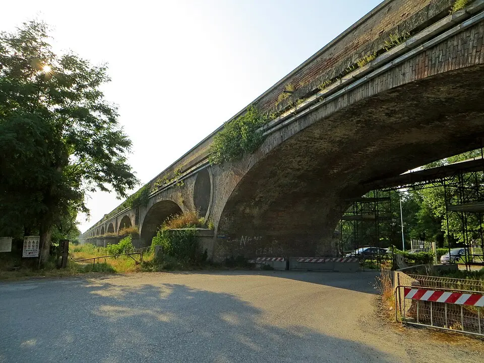 Bild: Parma1983 · CC BY-SA 4.0 Ponte Taro