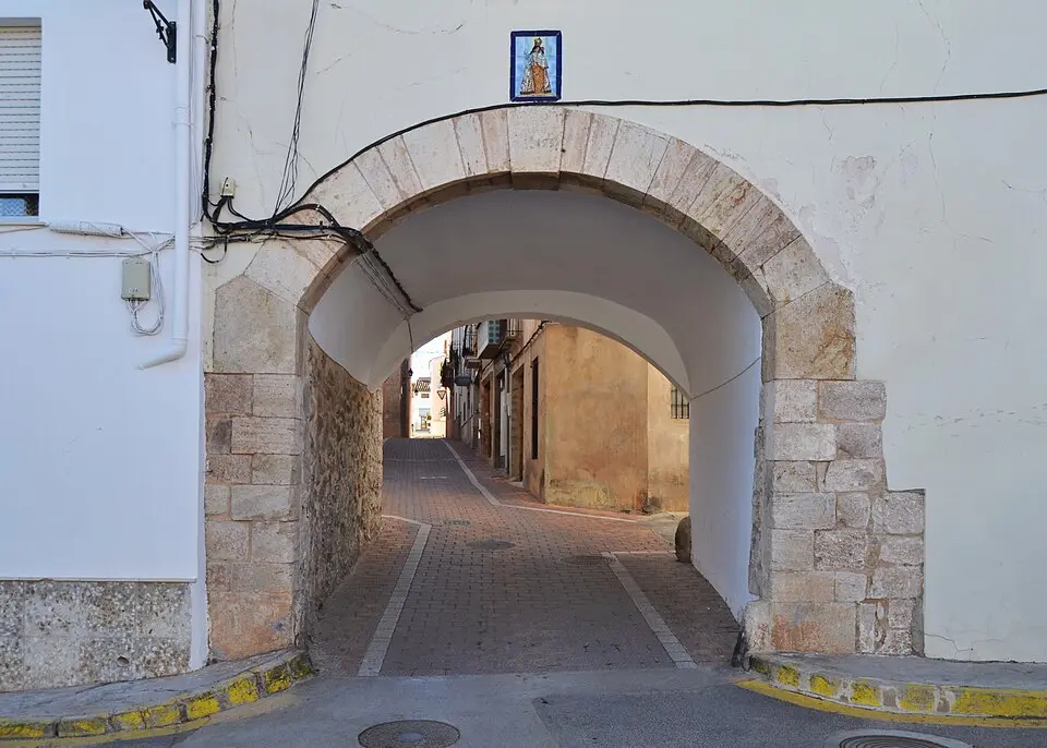 Recinto amurallado de Altura