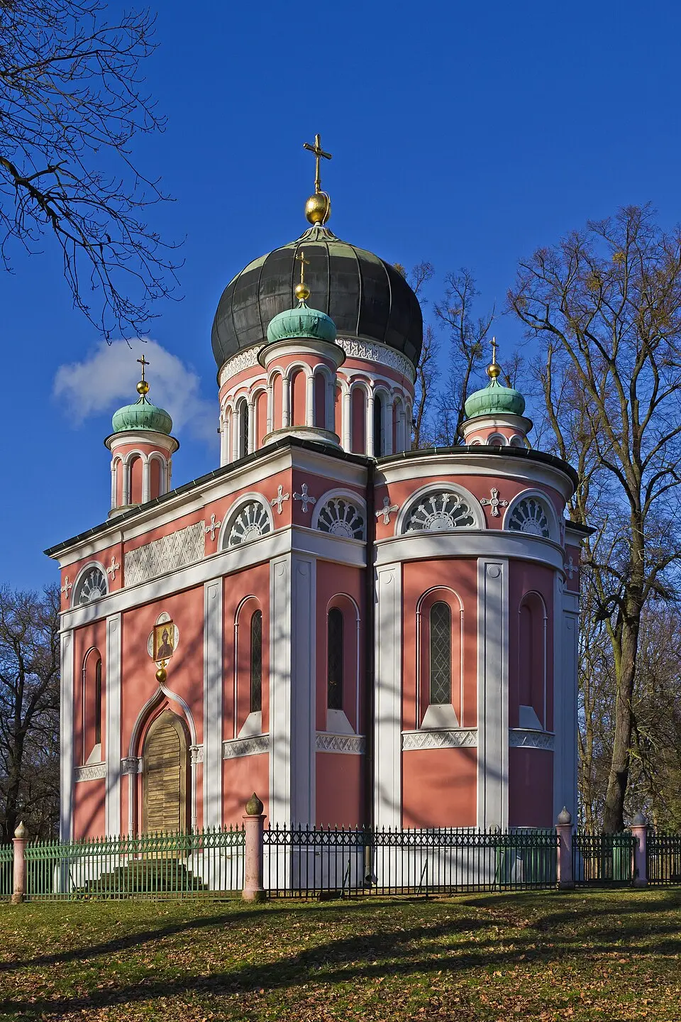 Bild: A.Savin · CC BY-SA 3.0 Alexander-Newski-Gedächtniskirche