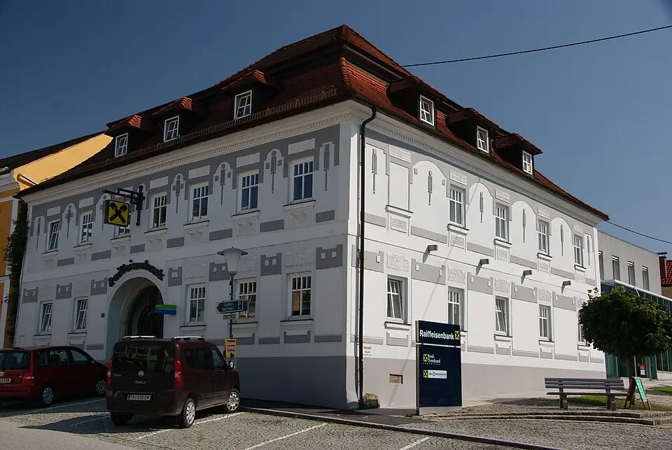 Bild: Martin Windischhofer · CC0 Bürgerhaus, Bankgebäude