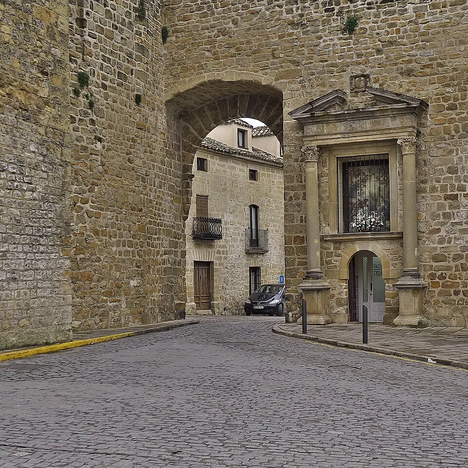 Puerta de Ubeda y Torreón