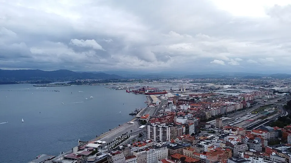 Bild: Luis Fermín TURIEL PEREDO · CC BY-SA 4.0 Puerto de Santander