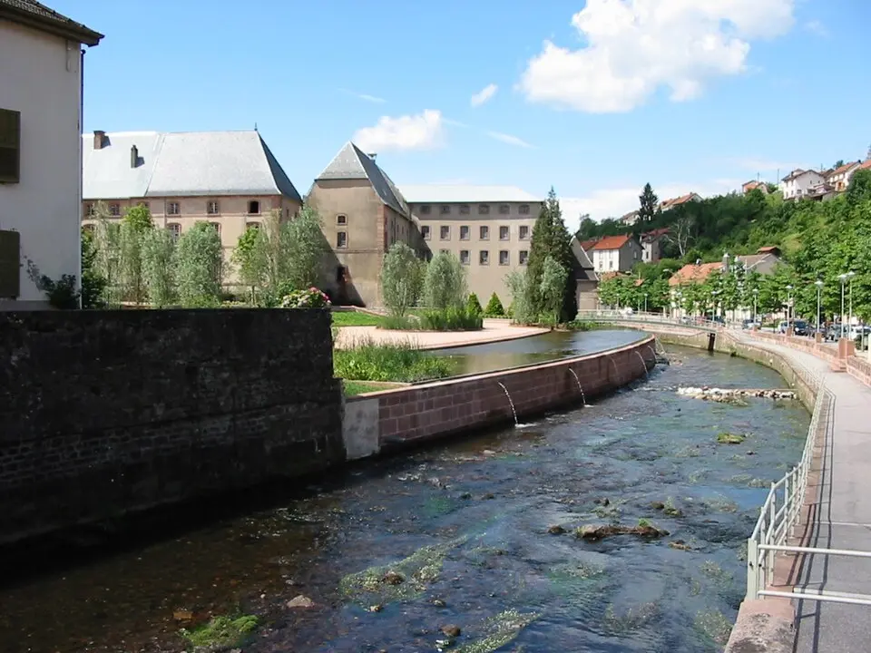 Hochgeladen von: Cham · CC BY 2.5 Rabodeau