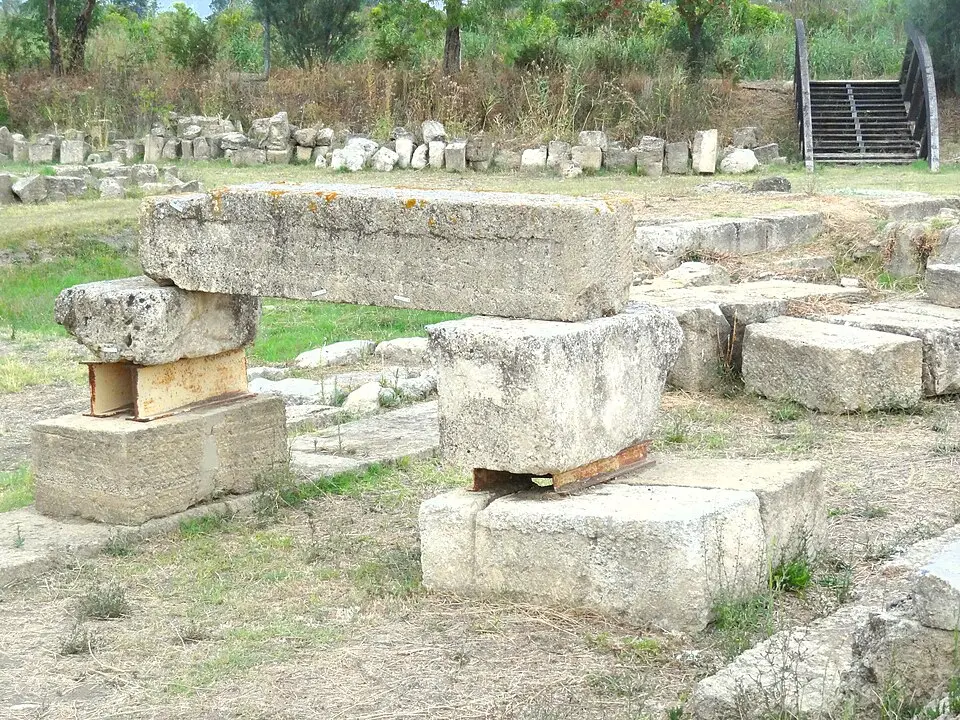 Bild: Revol Web · CC BY-SA 2.0 parco archeologico dell’area urbana