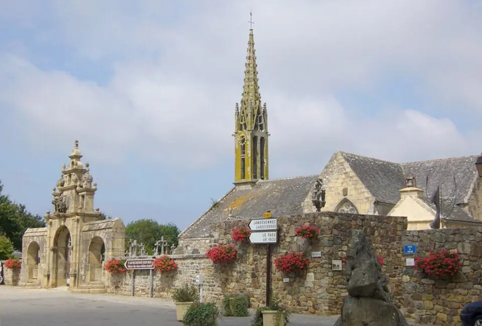 église Saint-Pierre-et-Saint-Paul d'Argol
