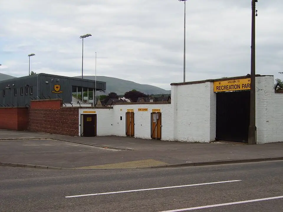 Image: Richard Webb · CC BY-SA 2.0 Recreation Park