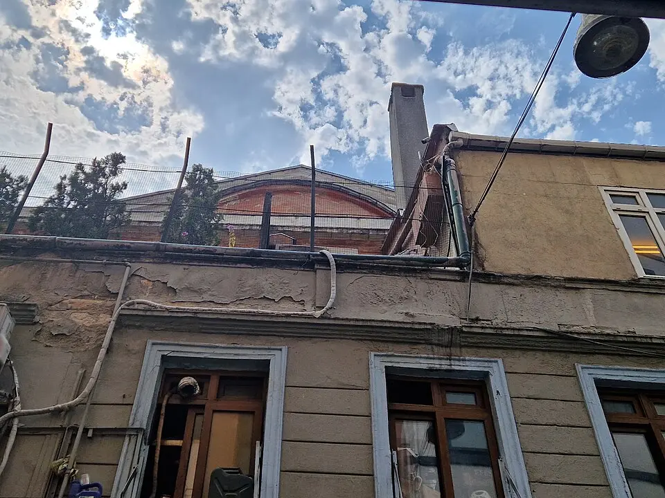 Obrázek: Nennglas · CC BY-SA 4.0 Surp Yerrortutyun Kilisesi