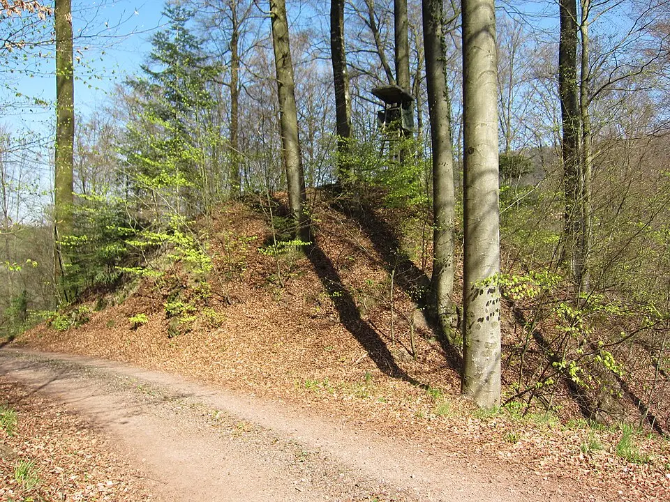 Bild: Lutz H · CC BY 2.0 DE Burg Kastenbuck