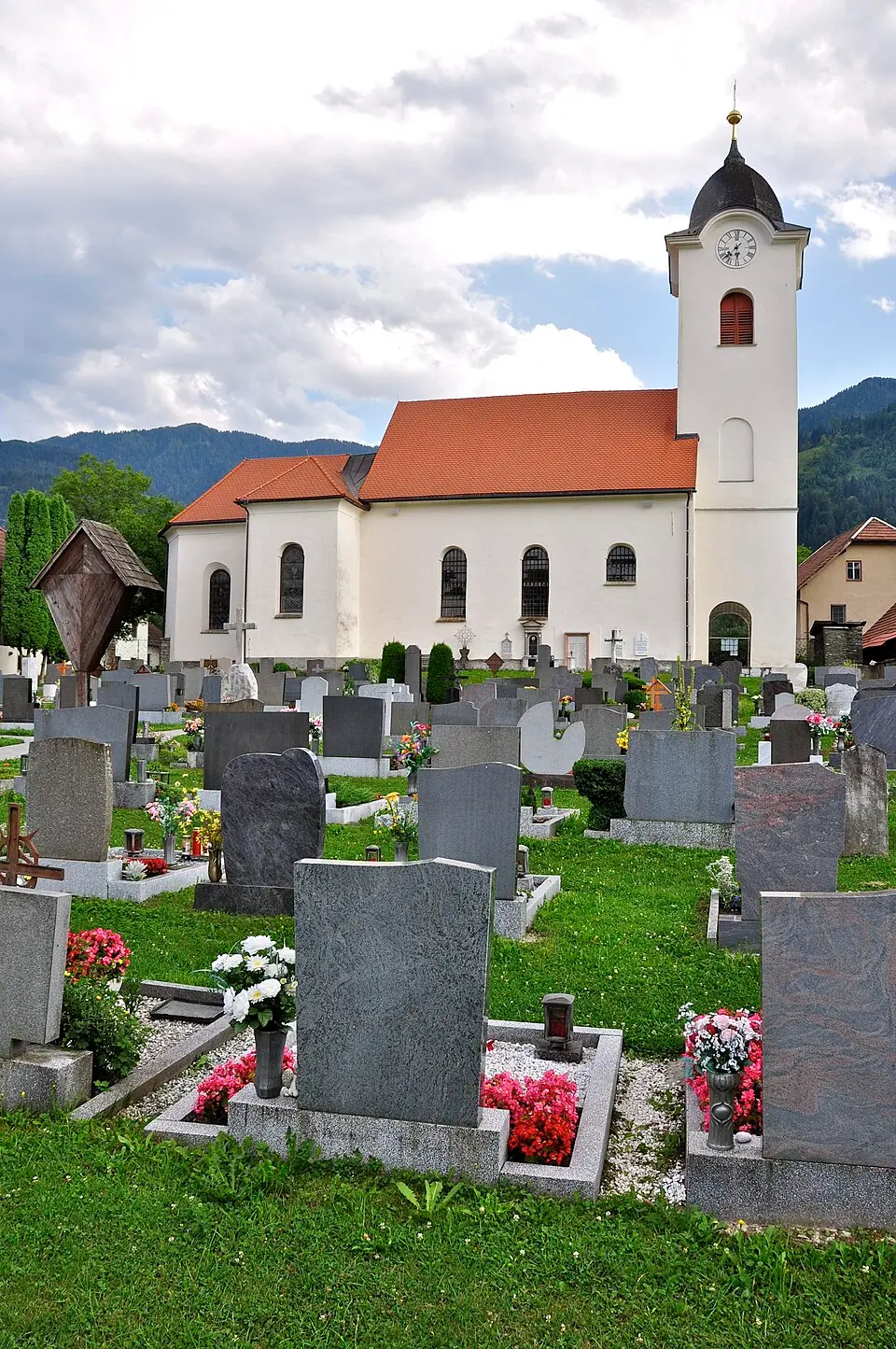 Bild: Johann Jaritz · CC BY-SA 3.0 AT Pfarrkirche St. Leonhard bei Siebenbrünn