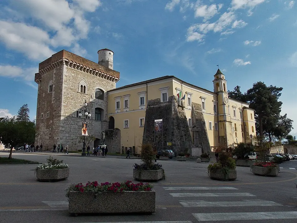 Bild: Antonio De Capua · CC BY-SA 4.0 Rocca dei Rettori