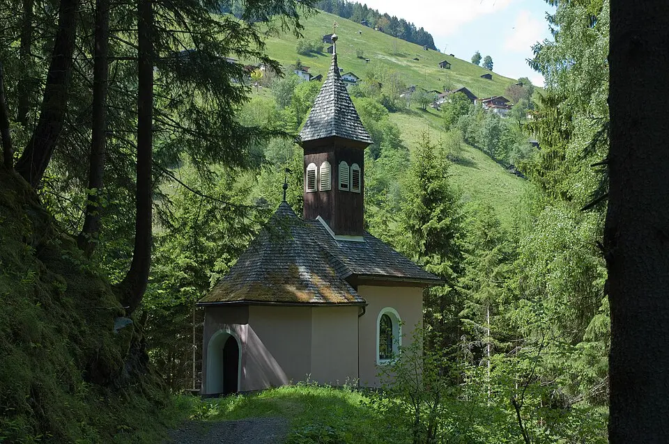 Bild: Neo7sol · CC BY-SA 3.0 Wallfahrtskirche, sog. Rote Kapelle