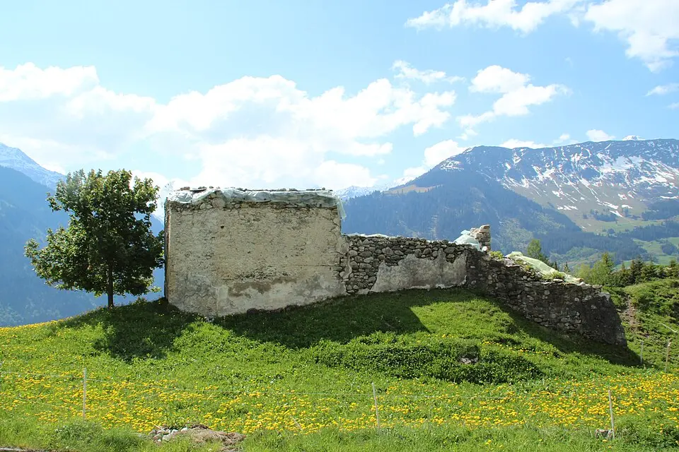 Ruine Caplutta Sogn Benedetg