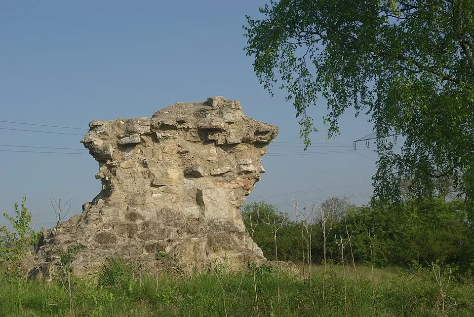 Bild: Christian Lösch, Karlstadt · CC BY-SA 3.0 Burgruine Schönarts