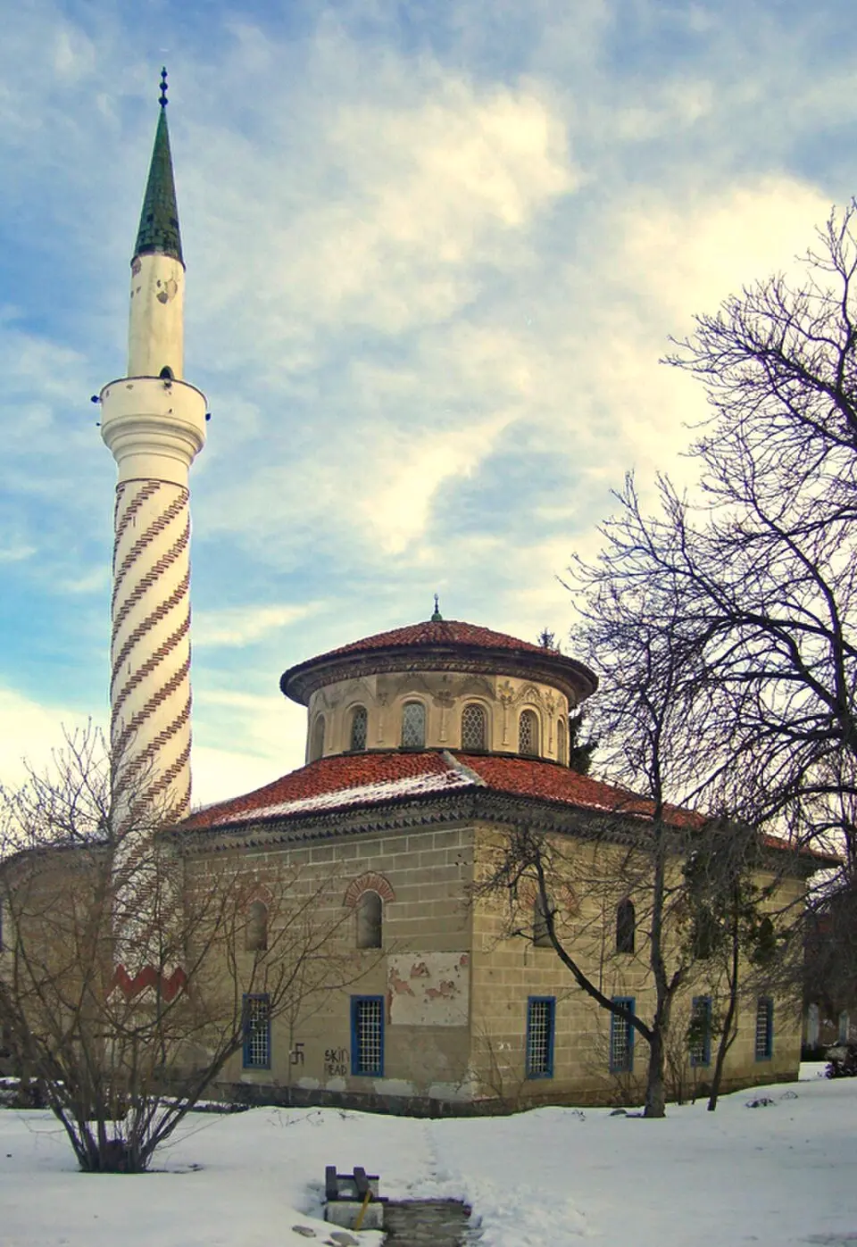 Байракли джамия