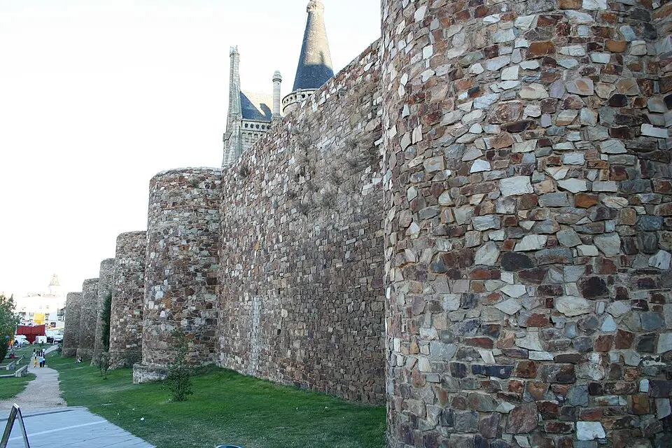 Hochgeladen von: Josemanuel · CC BY-SA 2.5 muralla de Astorga