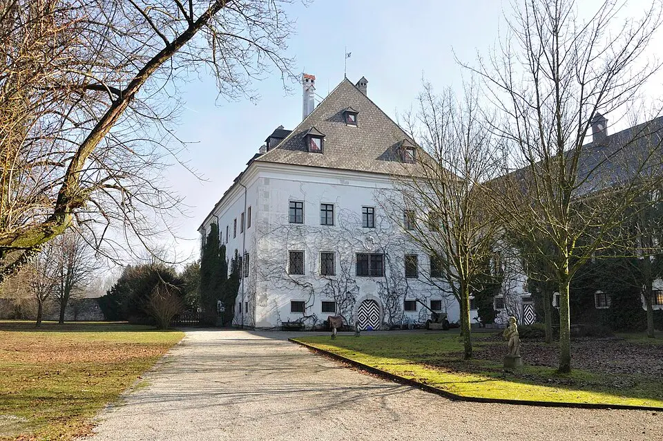 Obrázek: Isiwal (talk) · CC BY-SA 3.0 AT Schloss Scharnstein