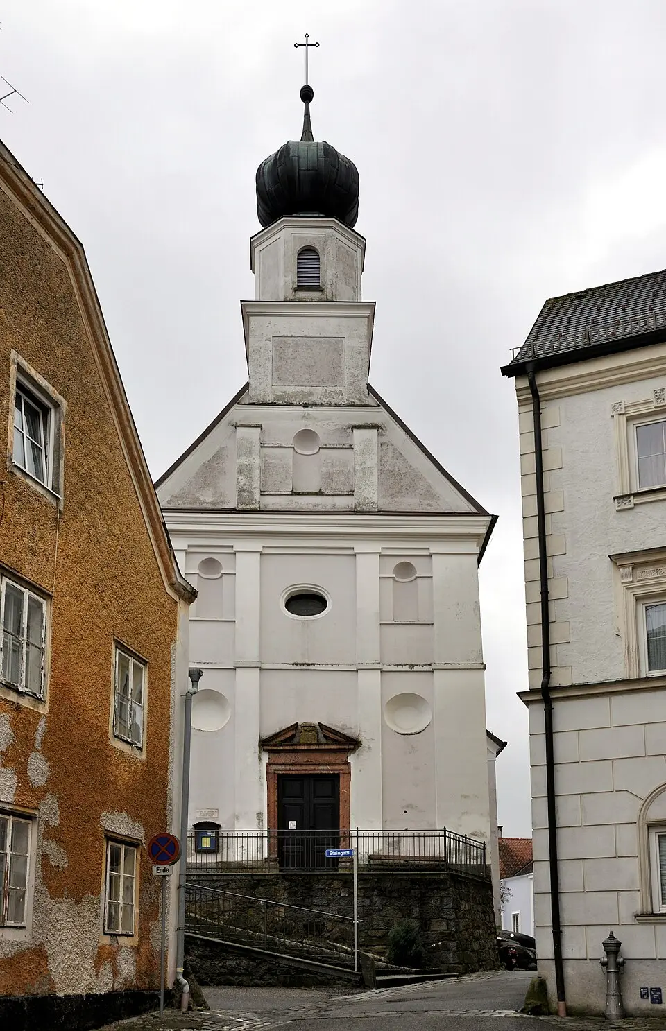 Immagine: Isiwal · CC BY-SA 3.0 AT Evang. Pfarrkirche A.B., ehem. Pfarrkirche hll. Sebastian und Rochus, Kirche am Stein