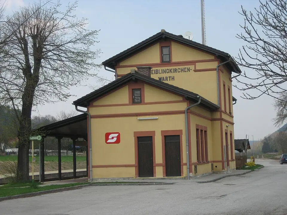 Bild: Priwo · Public domain Aufnahmsgebäude Bahnhof Scheiblingkirchen-Warth