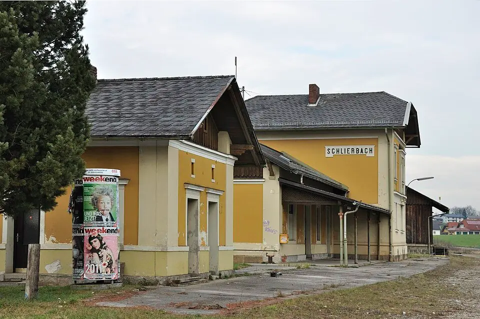 Bild: Isiwal (talk) · CC BY-SA 3.0 AT Bahnhof Schlierbach