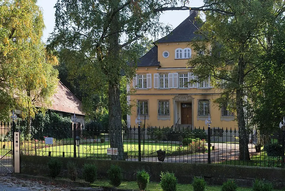 Bild: Harke · CC BY-SA 3.0 Schloss Hochdorf