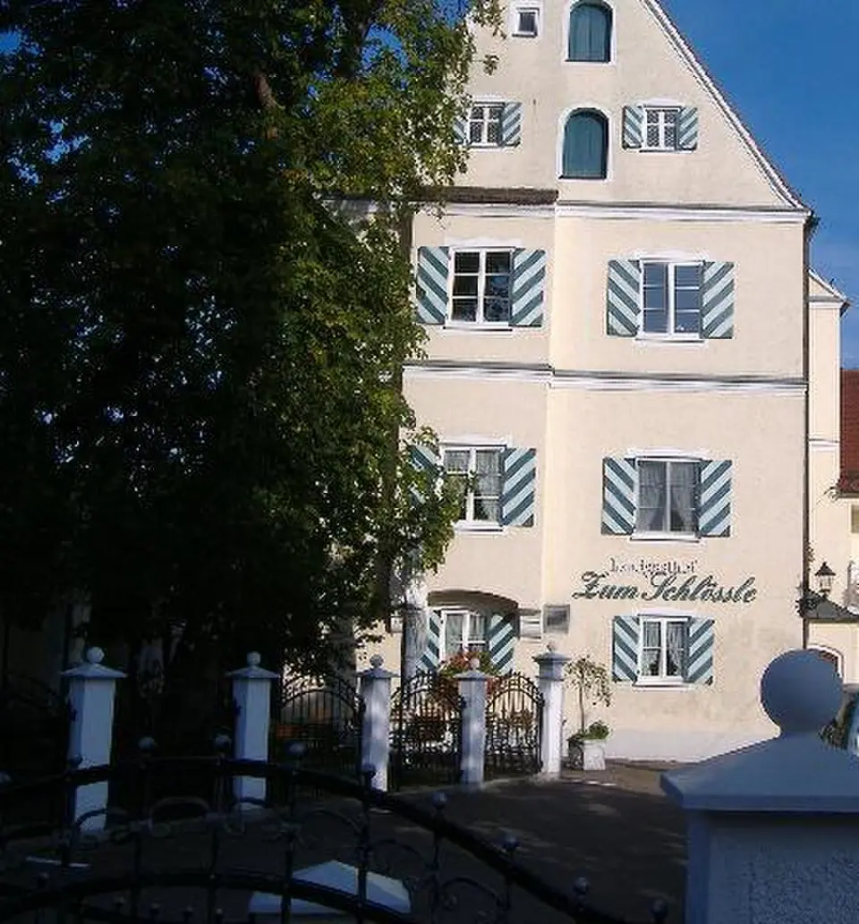 Bild: Manfi.B. · CC BY-SA 3.0 Schloss Unterfinningen