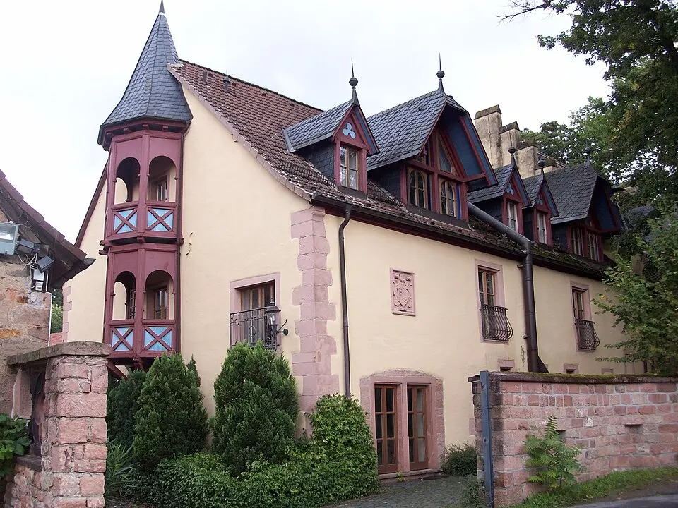 Bild: Commander-pirx · CC BY-SA 3.0 Schloss Weyberhöfe