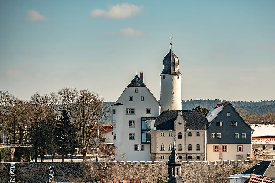 Bild: Tilman2007 · CC BY-SA 4.0 Schloss Eisfeld