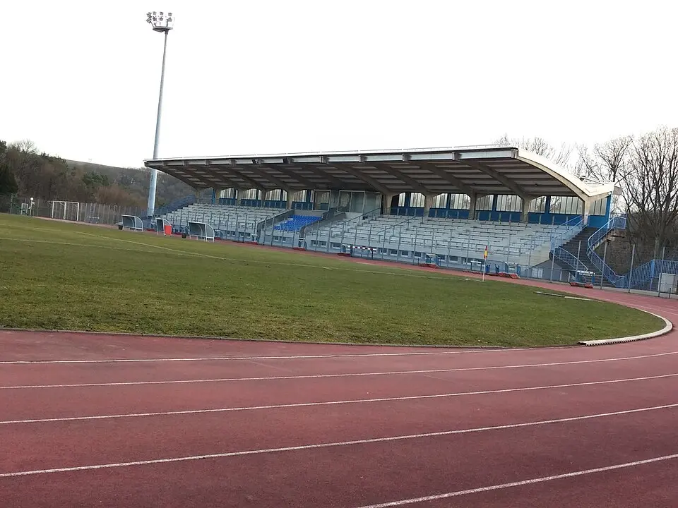 Obrázok: DerManni09 · CC BY-SA 4.0 stade du Schlossberg