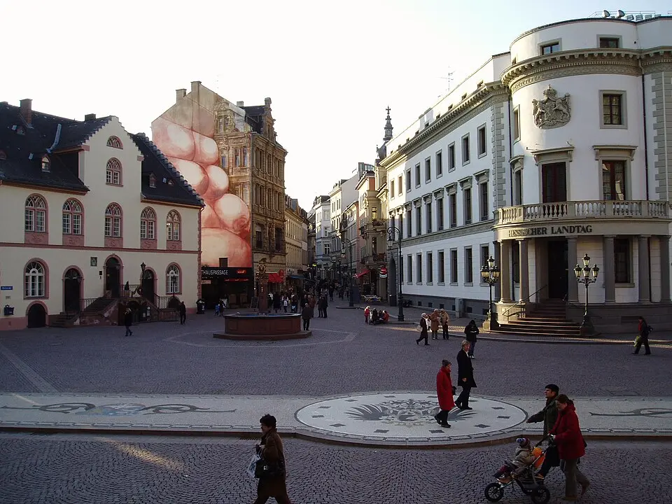 Obrázek: Querido · CC BY-SA 4.0 Schlossplatz