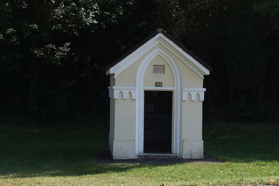 Bild: Peter Lauppert (talk) · CC BY-SA 3.0 AT Kapelle und Figur
