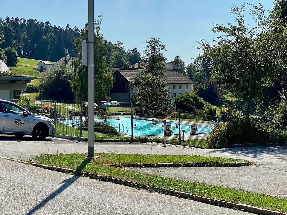 Bild: Funke · CC BY-SA 4.0 Schwarzenberger Freibad