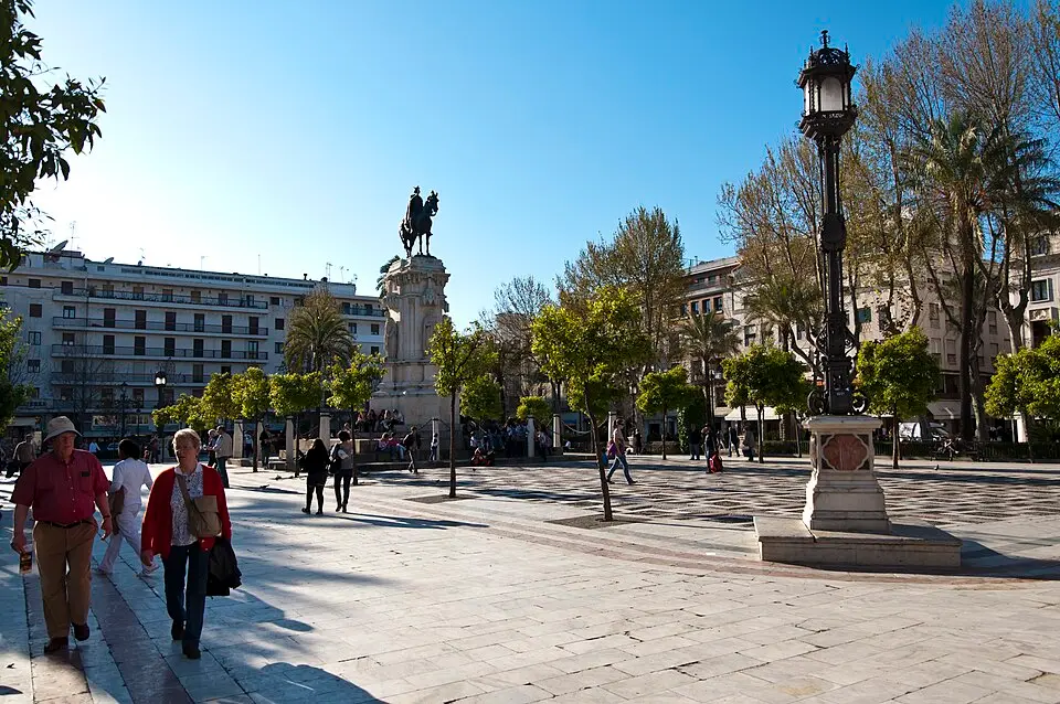 Bild: Paul Hermans · CC BY-SA 3.0 Plaza Nueva