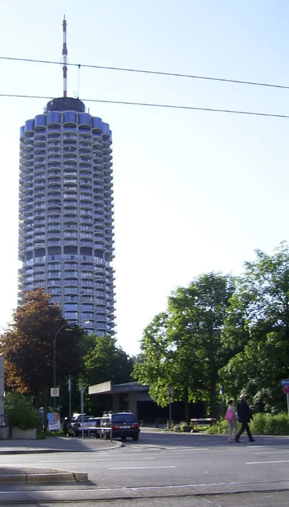 Image: Johannes Aubele · CC BY-SA 3.0 Dorint Hotel Tower