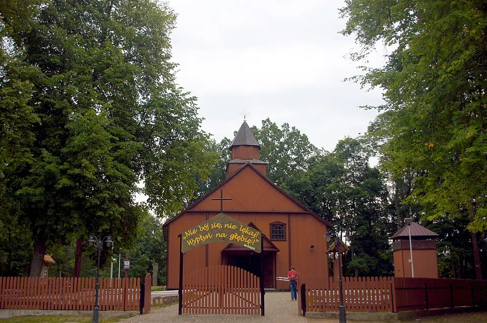 kościół Matki Bożej Szkaplerznej w Studzienicznej
