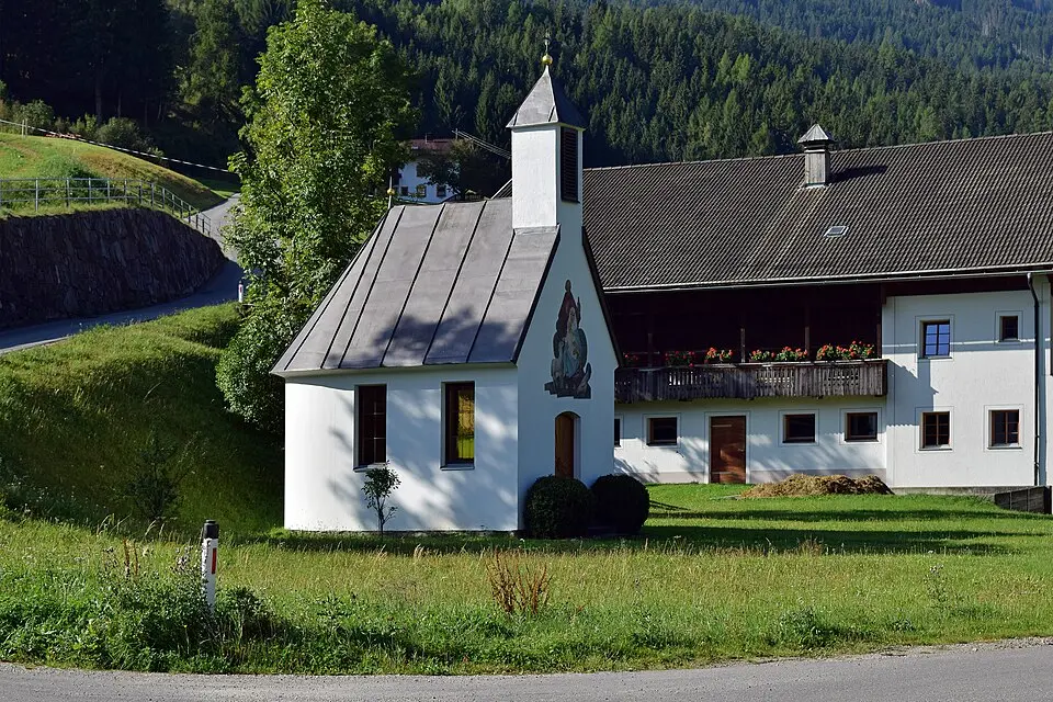 Immagine: Haeferl · CC BY-SA 4.0 Asthofkapelle