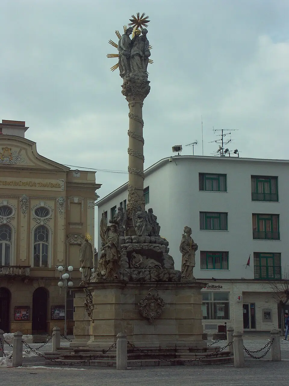 Bild: Radovan Bahna, Slovakia · Public domain Statue der Heiligen Dreifaltigkeit (Trnava)