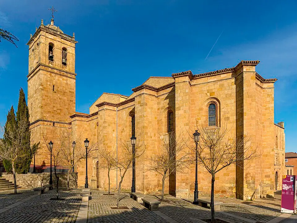 Bild: Fernando · CC BY-SA 4.0 Concatedral de San Pedro de Soria