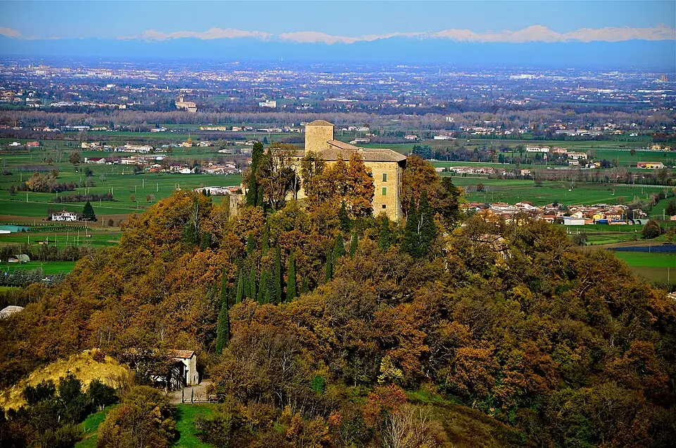Immagine: Caba2011 · CC BY-SA 4.0 castello di Bianello