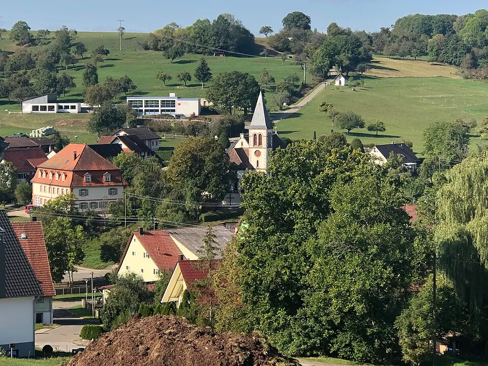 Bild: Zollernalb · CC BY-SA 4.0 Zimmern unter der Burg