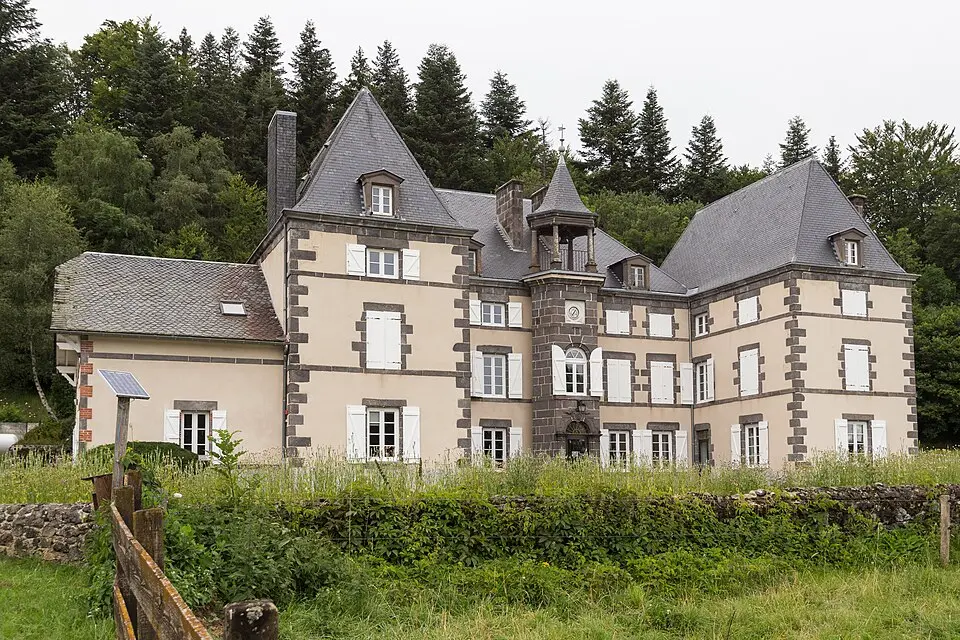 Image: Pymouss · CC BY-SA 4.0 château de Montlosier