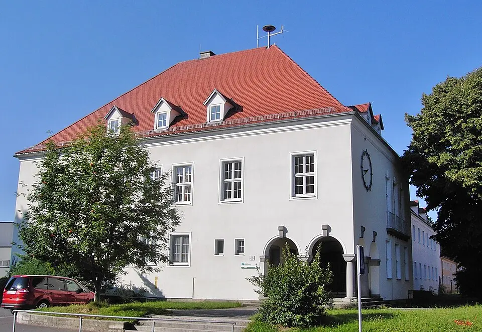 Bild: Bodory Thomas · CC BY-SA 3.0 Plenklberg-Schule