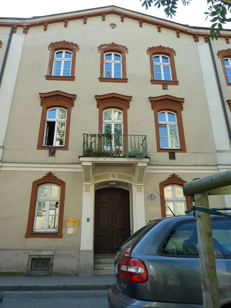 Obrázek: Yolo (talk) · CC BY-SA 3.0 AT Stifterstraße 7