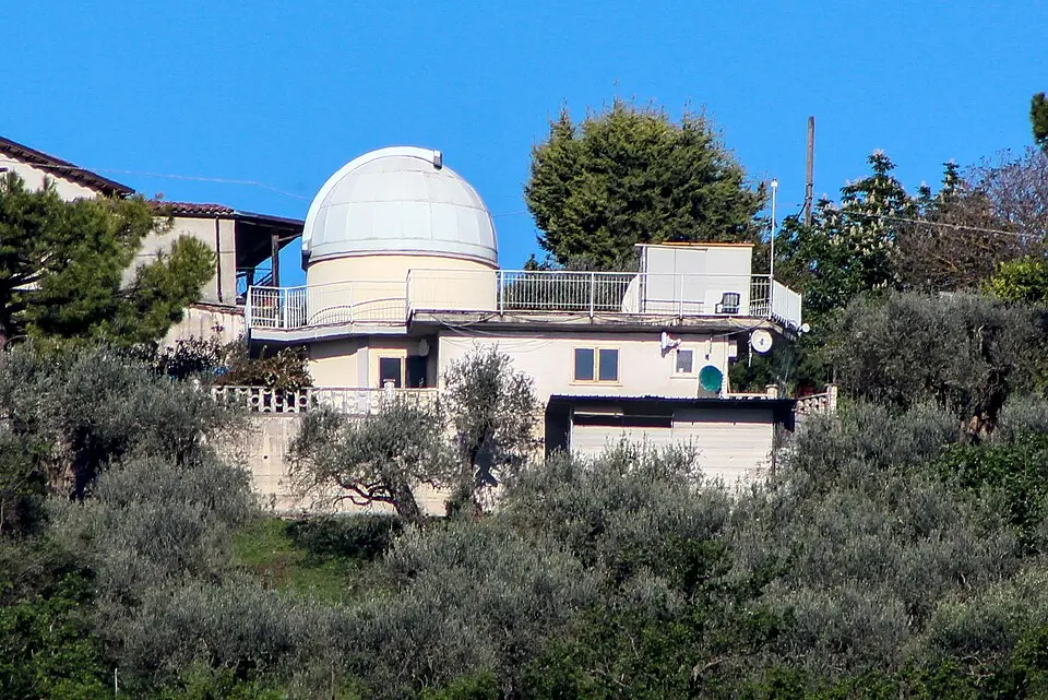 Bild: LigaDue · CC BY-SA 4.0 Santa Lucia Stroncone-Observatorium