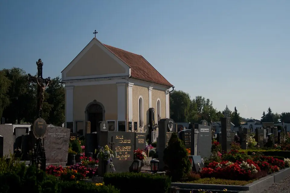 Bild: Liamarthion (talk) · CC BY-SA 3.0 AT Friedhofskapelle