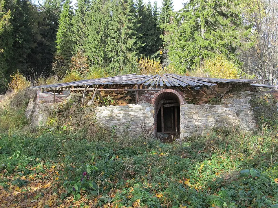 Kruhová pec na vápno