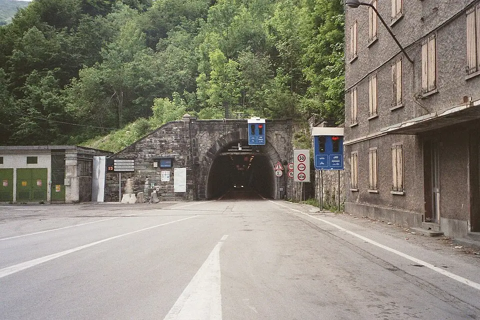 Bild: Markus Schweiss · CC BY-SA 3.0 Col-de-Tende-Straßentunnel