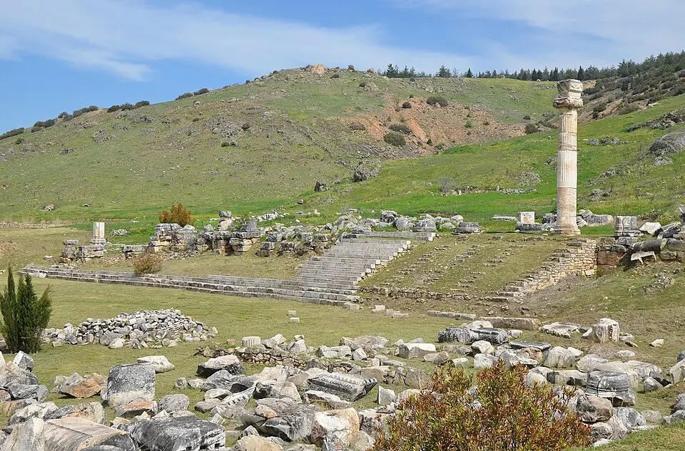 Bild: Carole Raddato from FRANKFURT, Germany · CC BY-SA 2.0 Hierapolis Agorası