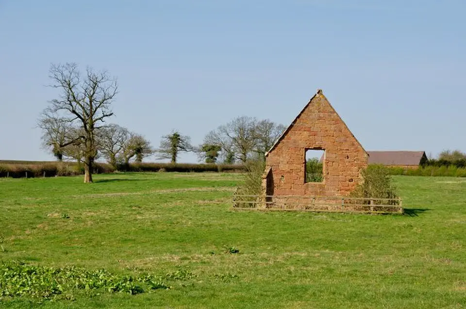 Ruins Of Chapel Of The Holy Trinity At Sp 2754 9453