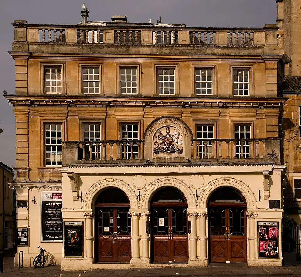 Kép: MichaelMaggs · CC BY-SA 2.5 Theatre Royal (Bath)
